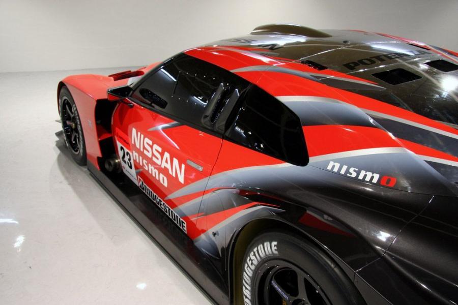  Nissan GT-R GT500 Race Car 2007 года  (фото 2 из 26)